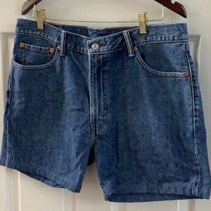 Levi shorts Size 36